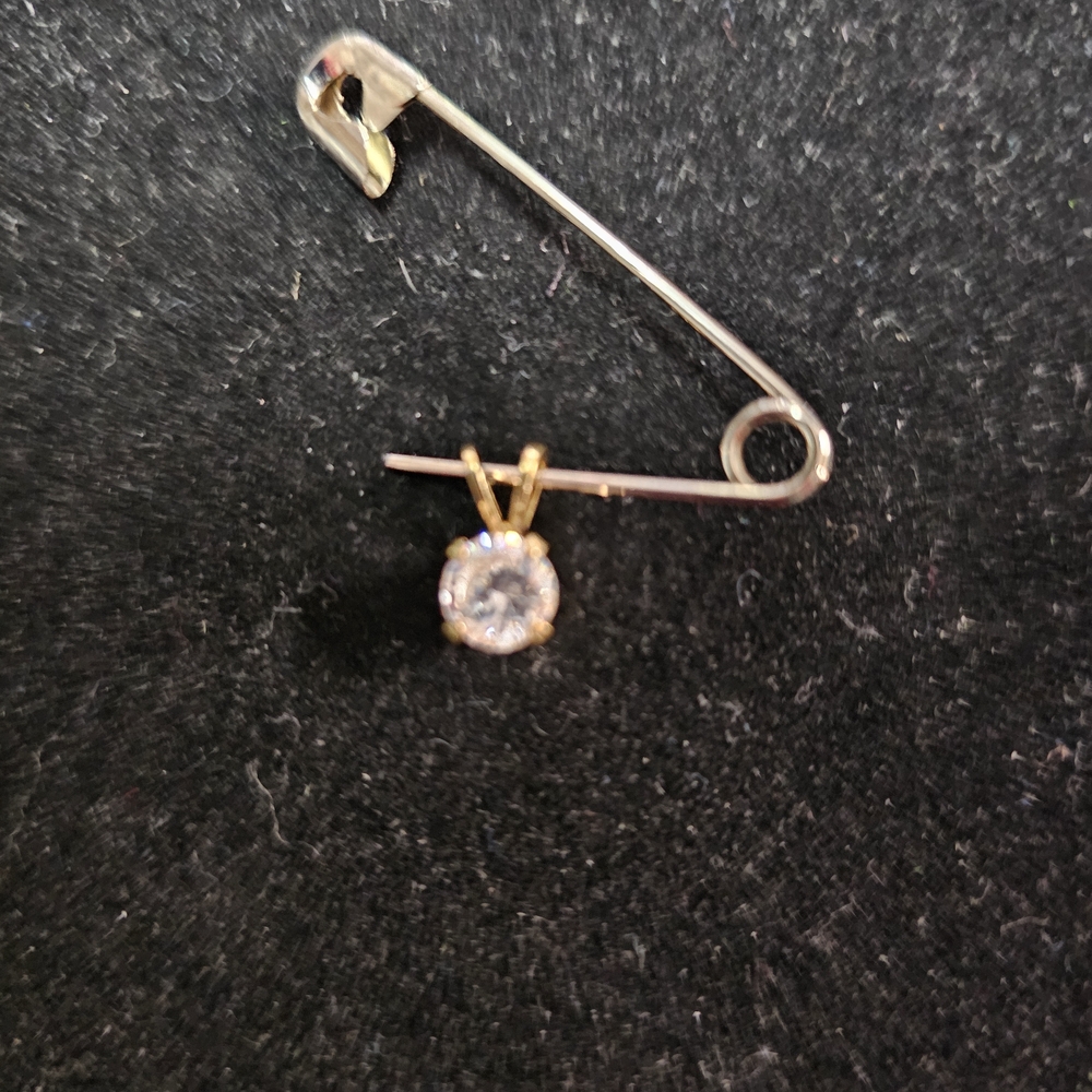Elegant White Topaz Solitiare Pendant